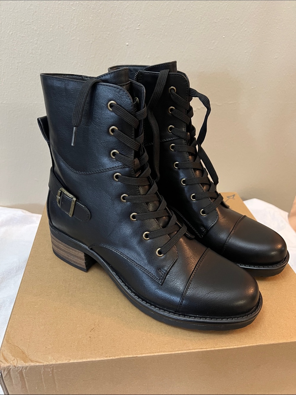 New with box indigo rd Jovannie Black Combat Boots